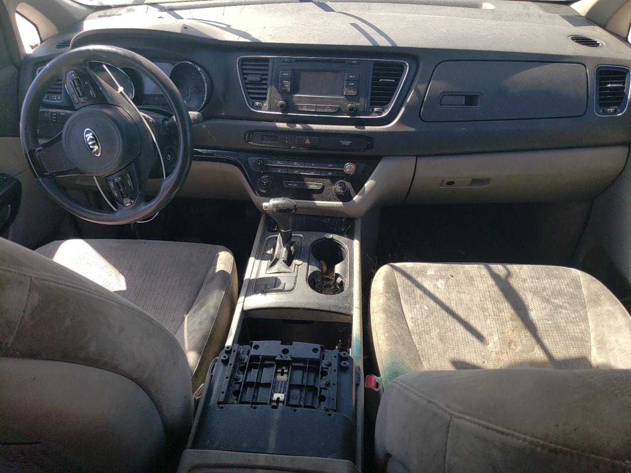 2017 Kia Sedona - Image 8