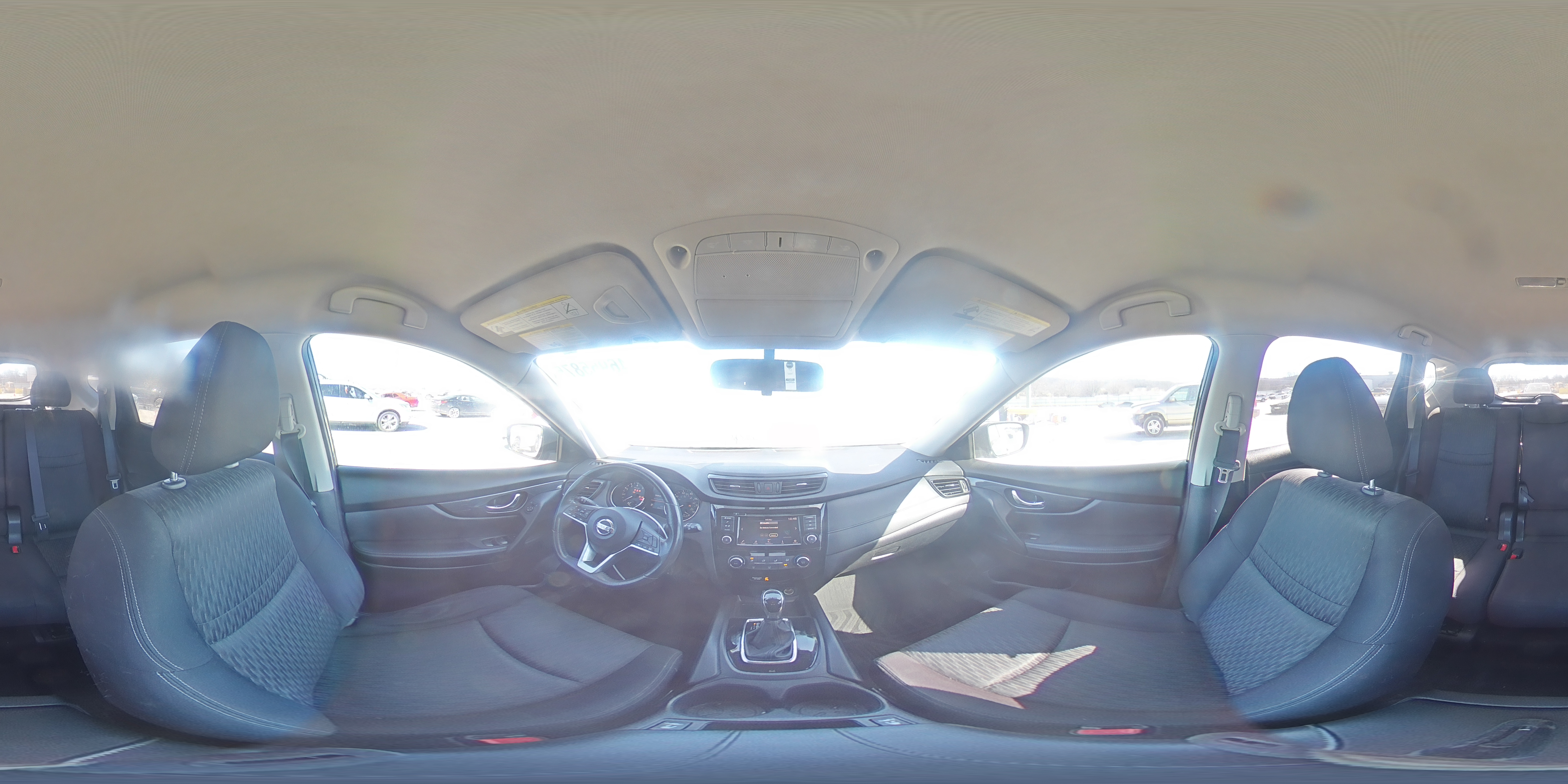 2018 Nissan Rogue - Image 14