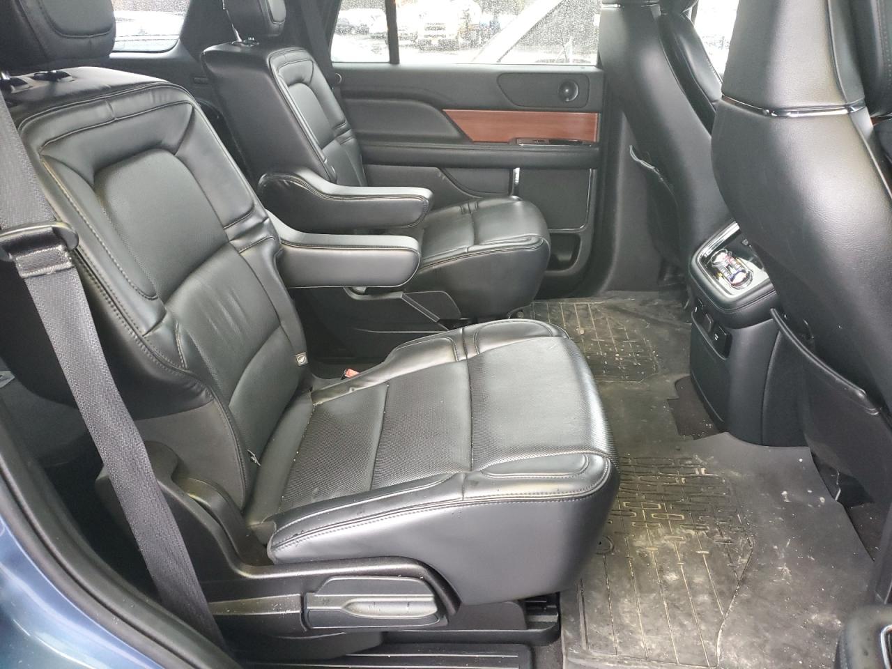 2019 Lincoln Navigator - Image 11