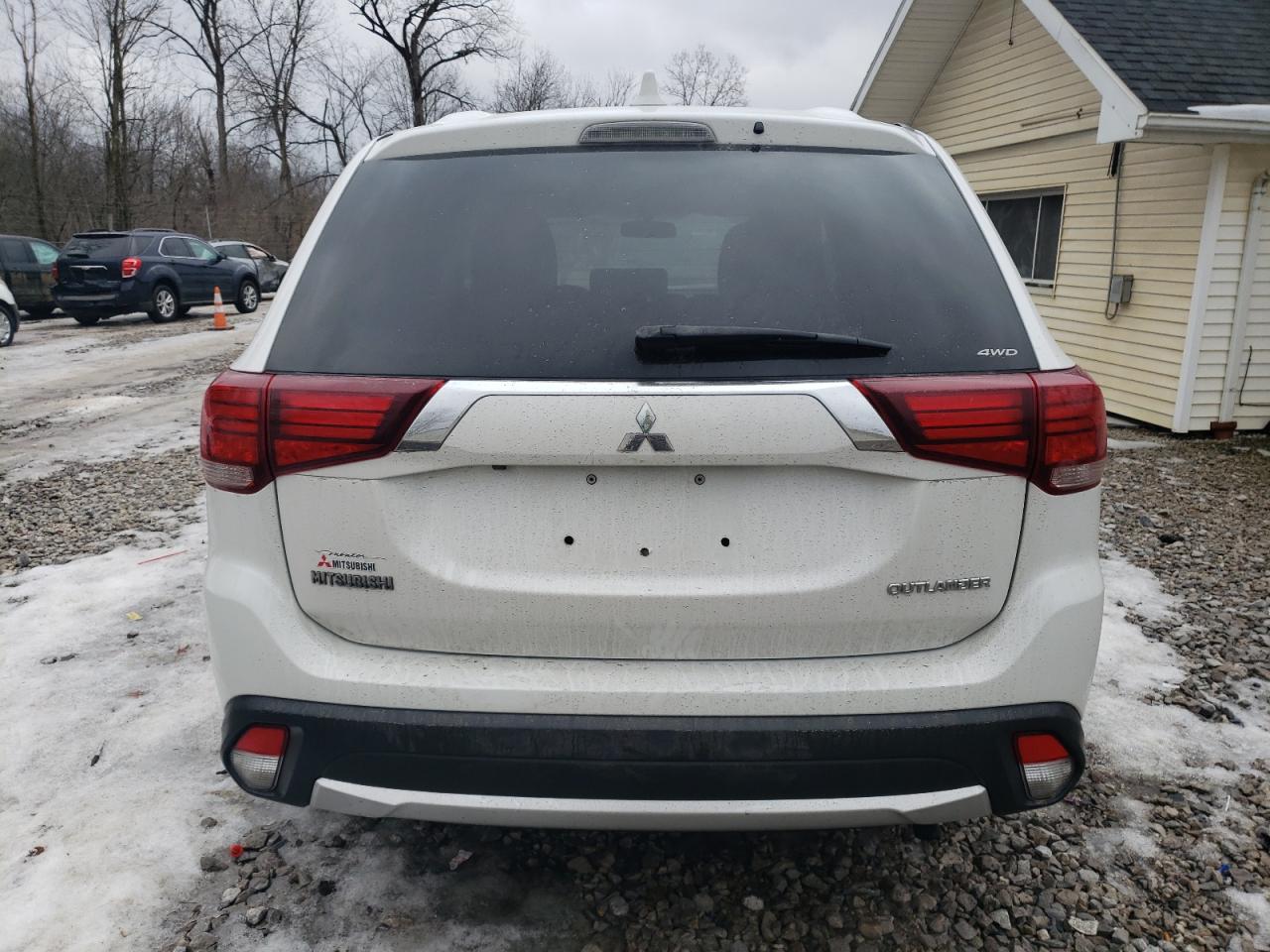 2018 Mitsubishi Outlander - Image 6