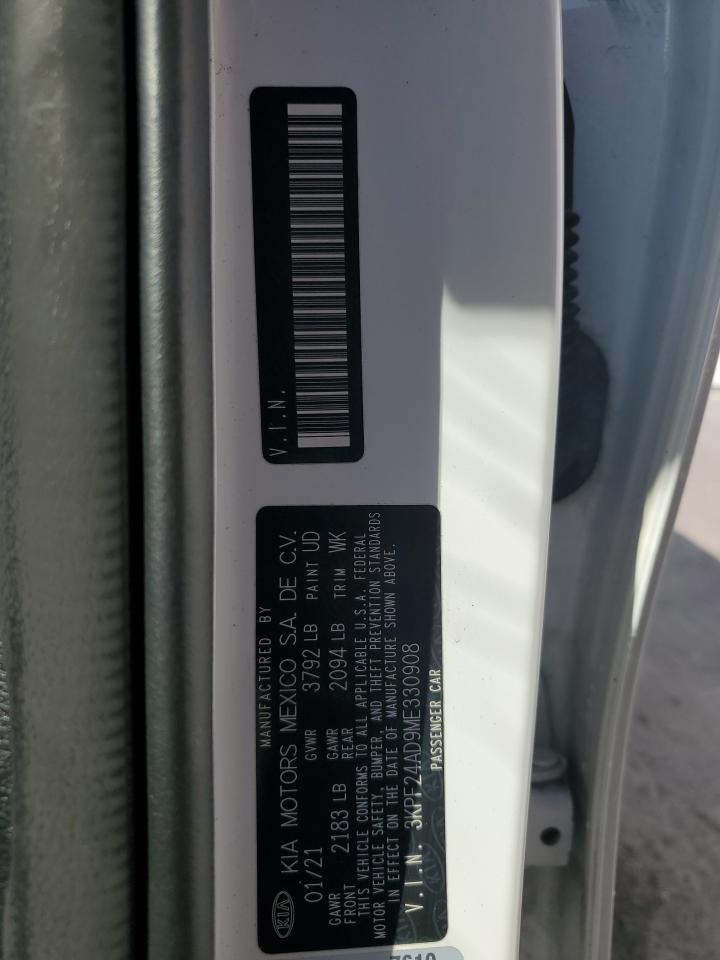2021 Kia Forte - Image 12