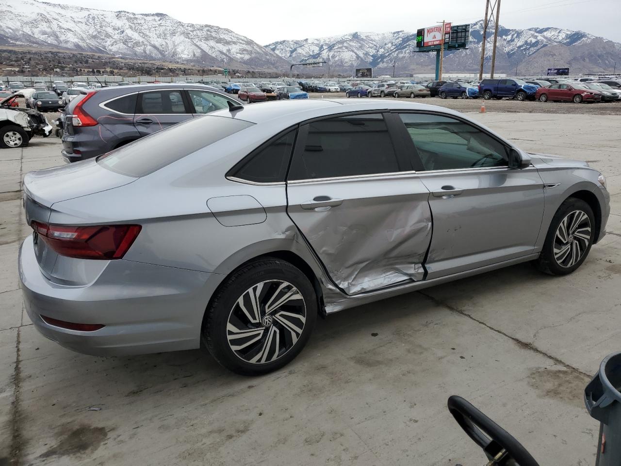 2021 Volkswagen Jetta - Image 3