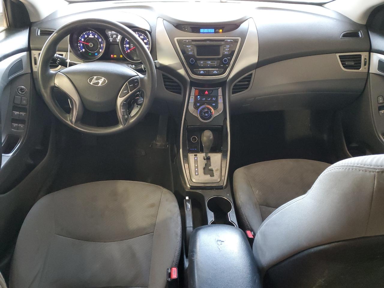 2013 Hyundai Elantra - Image 8