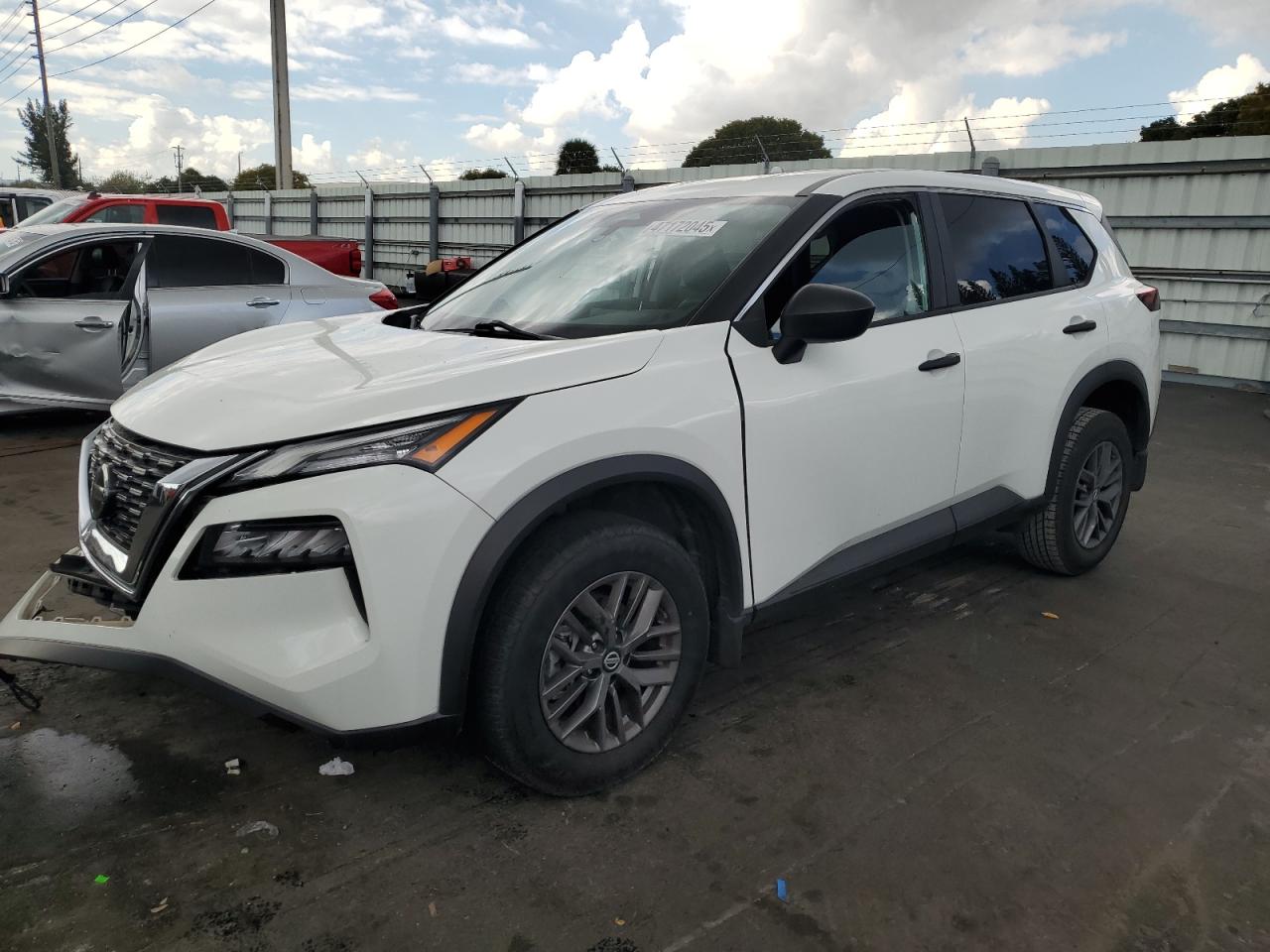 2021 Nissan Rogue S للبيع في Miami، FL - Front End
