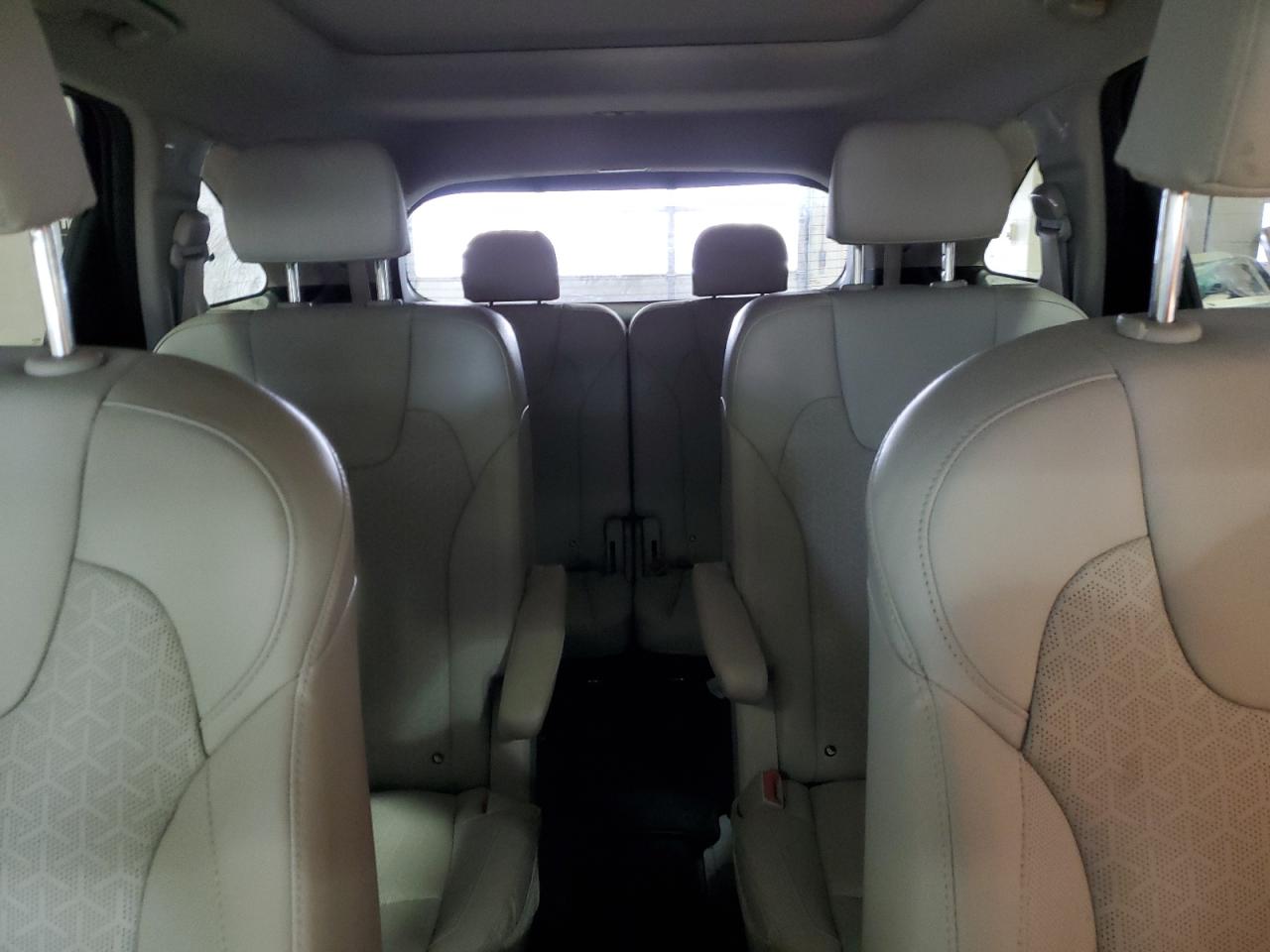 2023 Kia Sorento - Image 10
