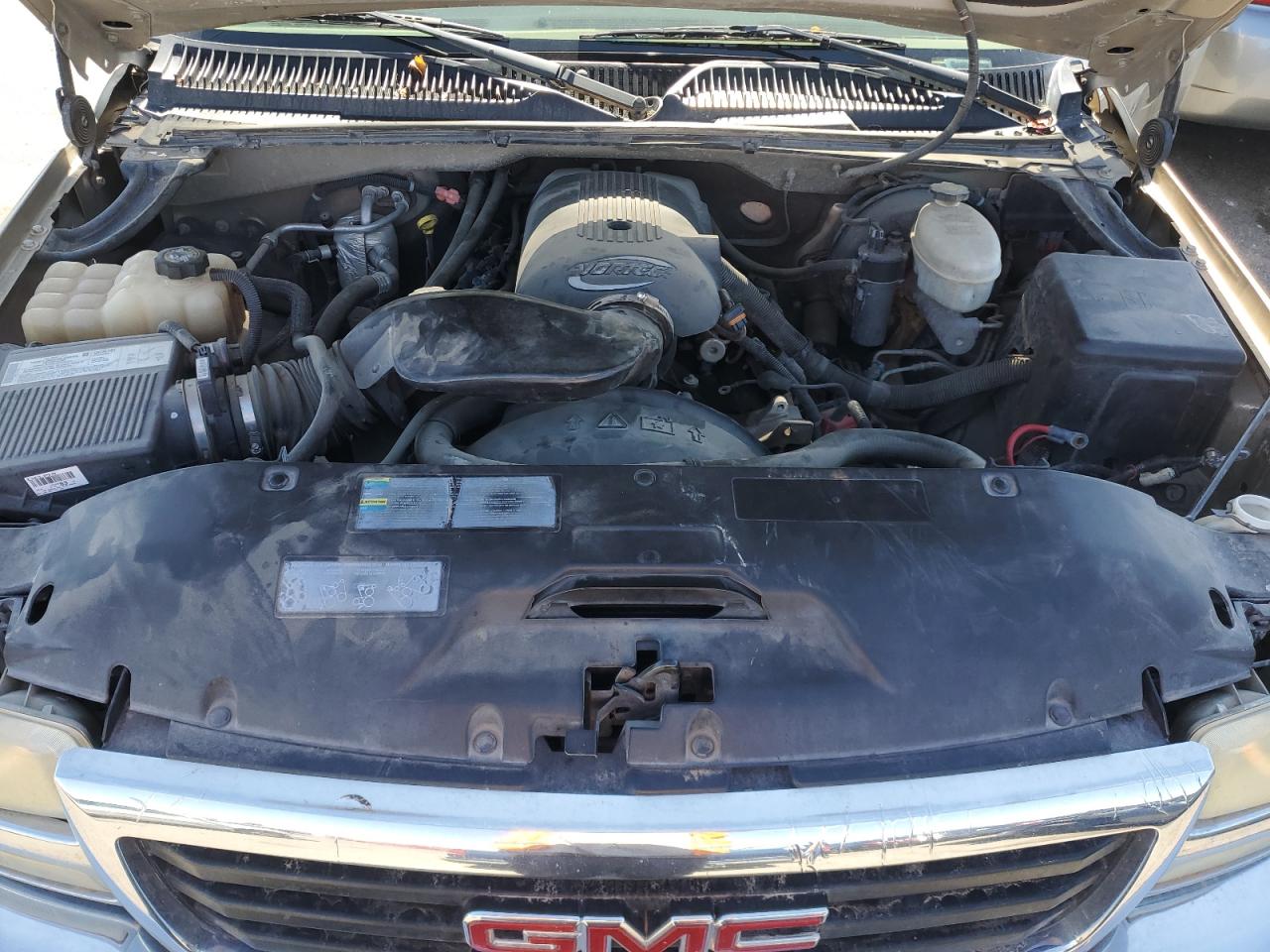 2004 GMC Sierra - Image 11