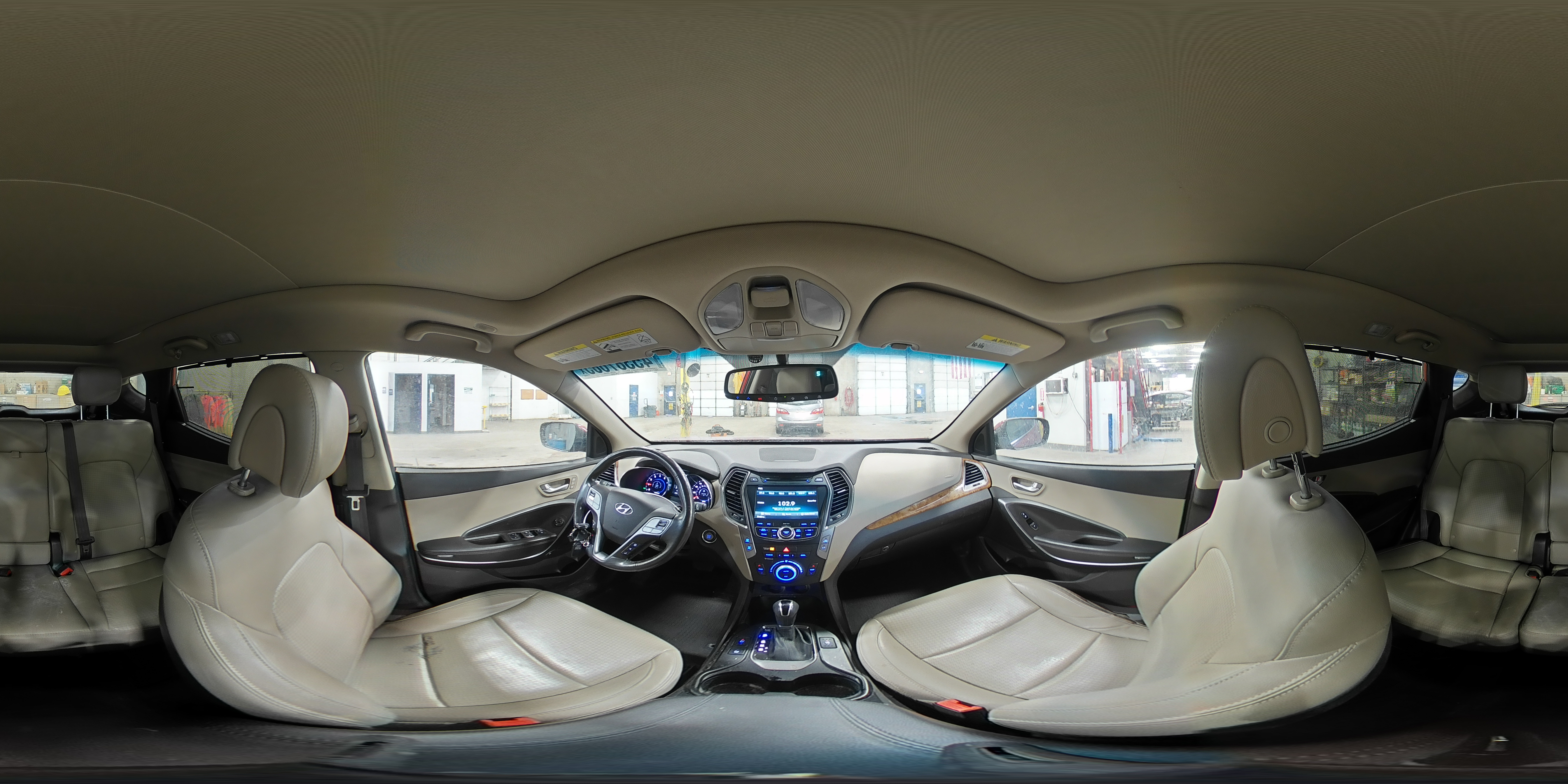 2014 Hyundai Santa Fe - Image 14