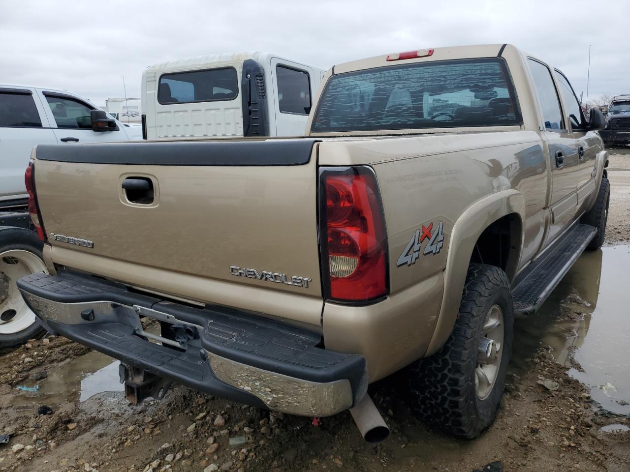 2005 Chevrolet Silverado - Image 3