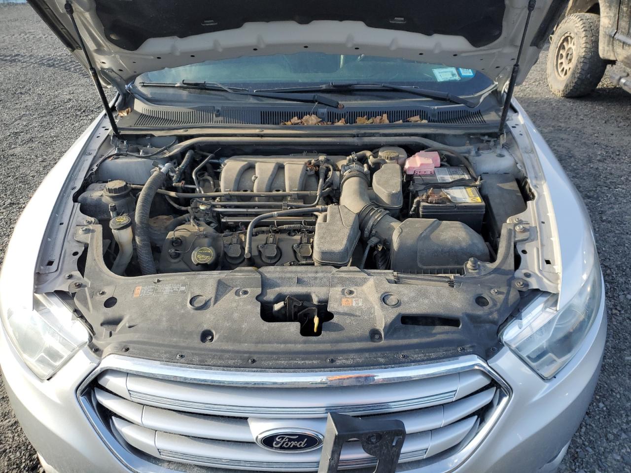 2015 Ford Taurus - Image 11