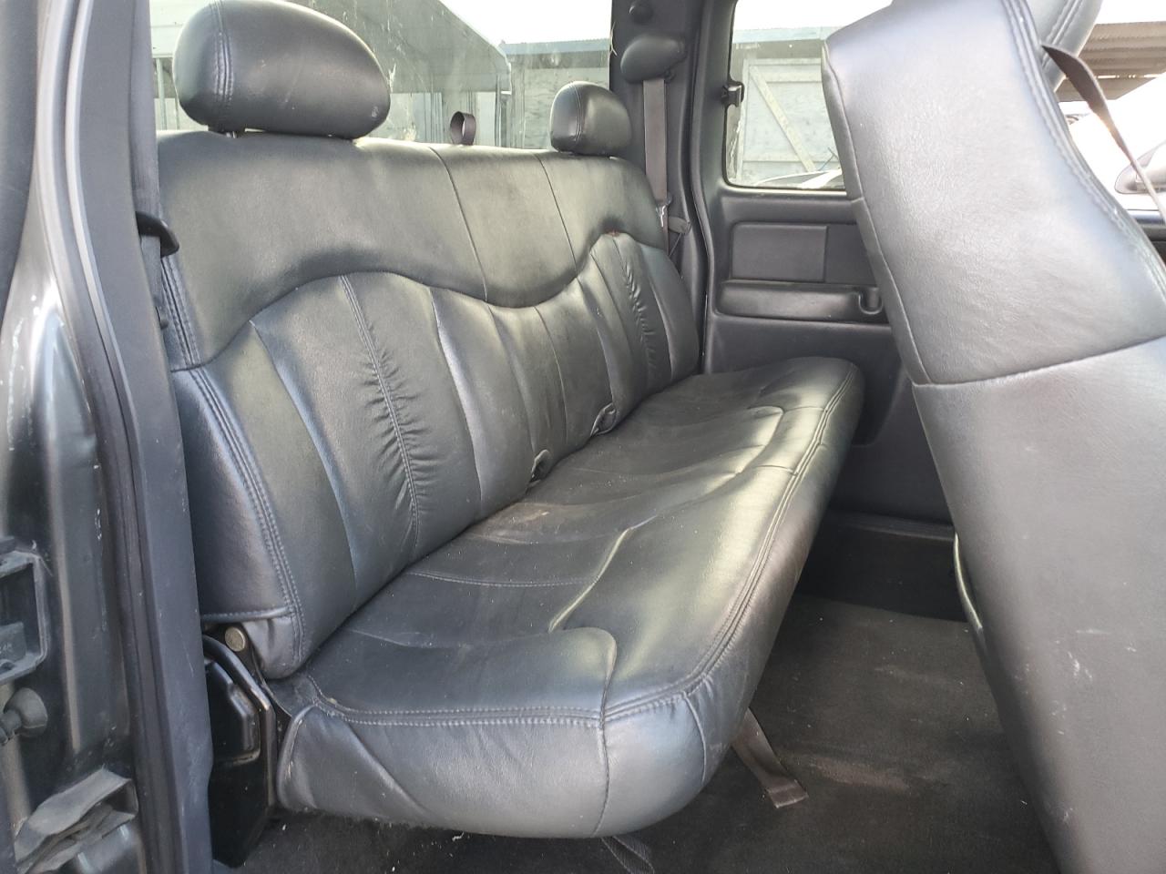 2001 GMC Sierra - Image 10