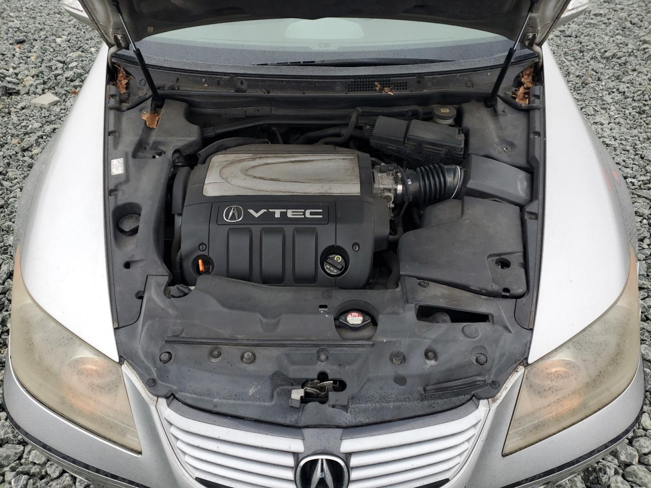 2005 Acura RL - Image 13
