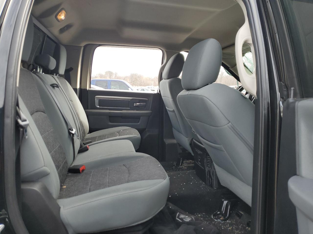 2015 RAM 2500 - Image 10