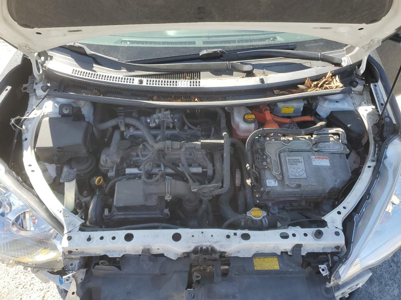 2012 Toyota Prius - Image 12
