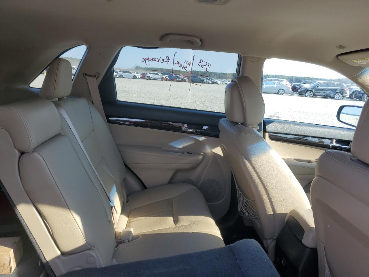 2011 Kia Sorento - Image 10
