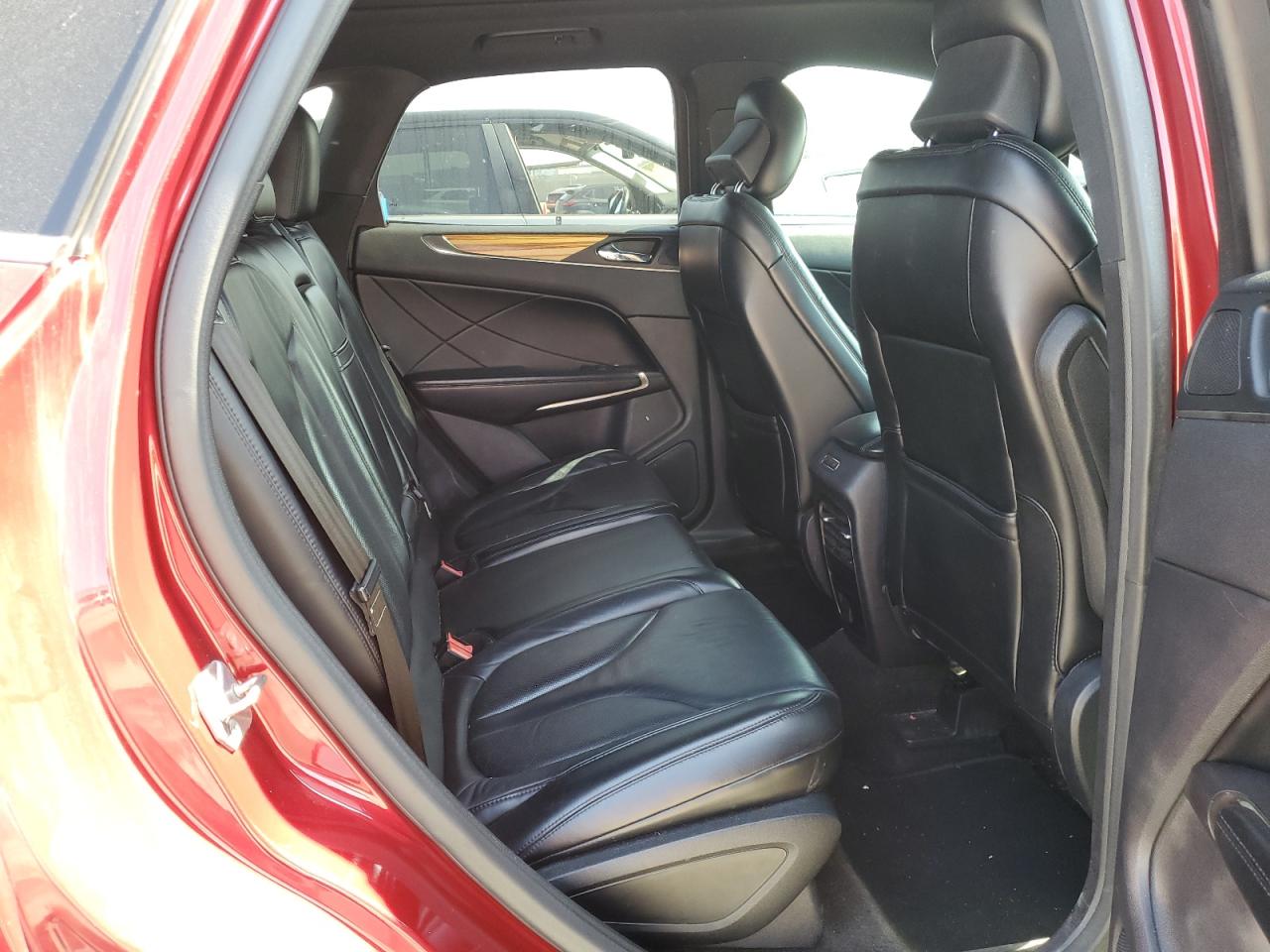 2015 Lincoln MKZ - Image 11