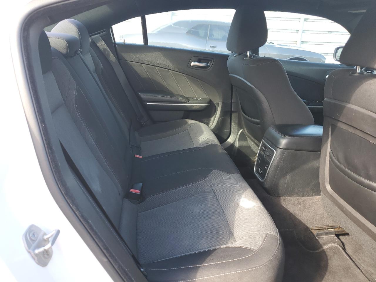 2015 Dodge Charger - Image 11