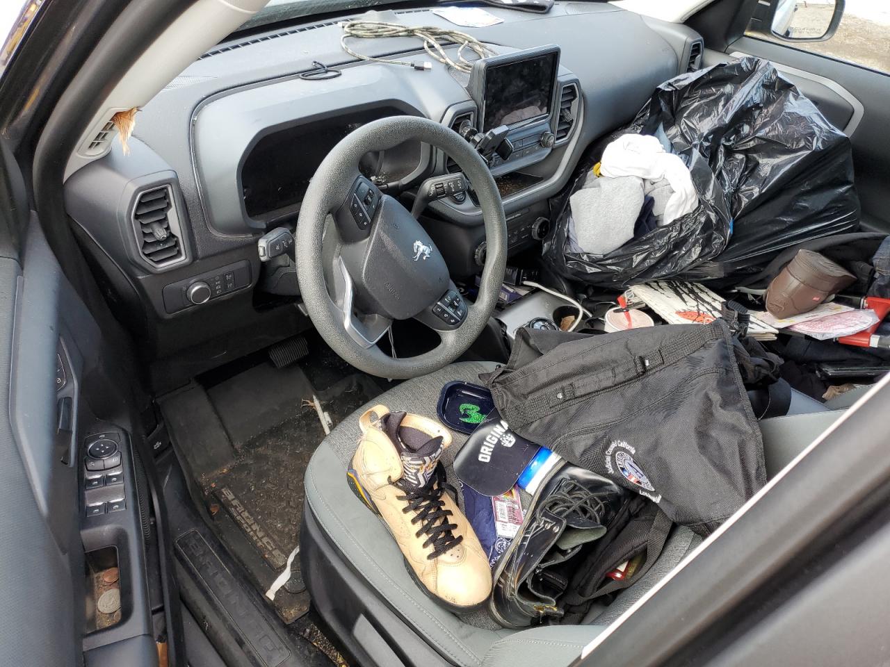 2022 Ford Bronco - Image 8