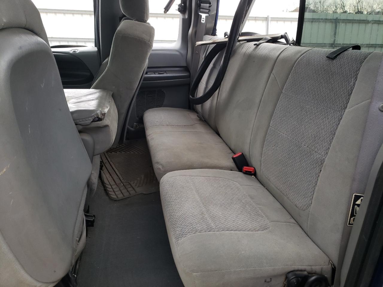 2003 Ford F250 - Image 10