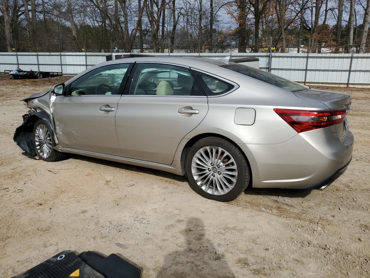 2017 Toyota Avalon - Image 2