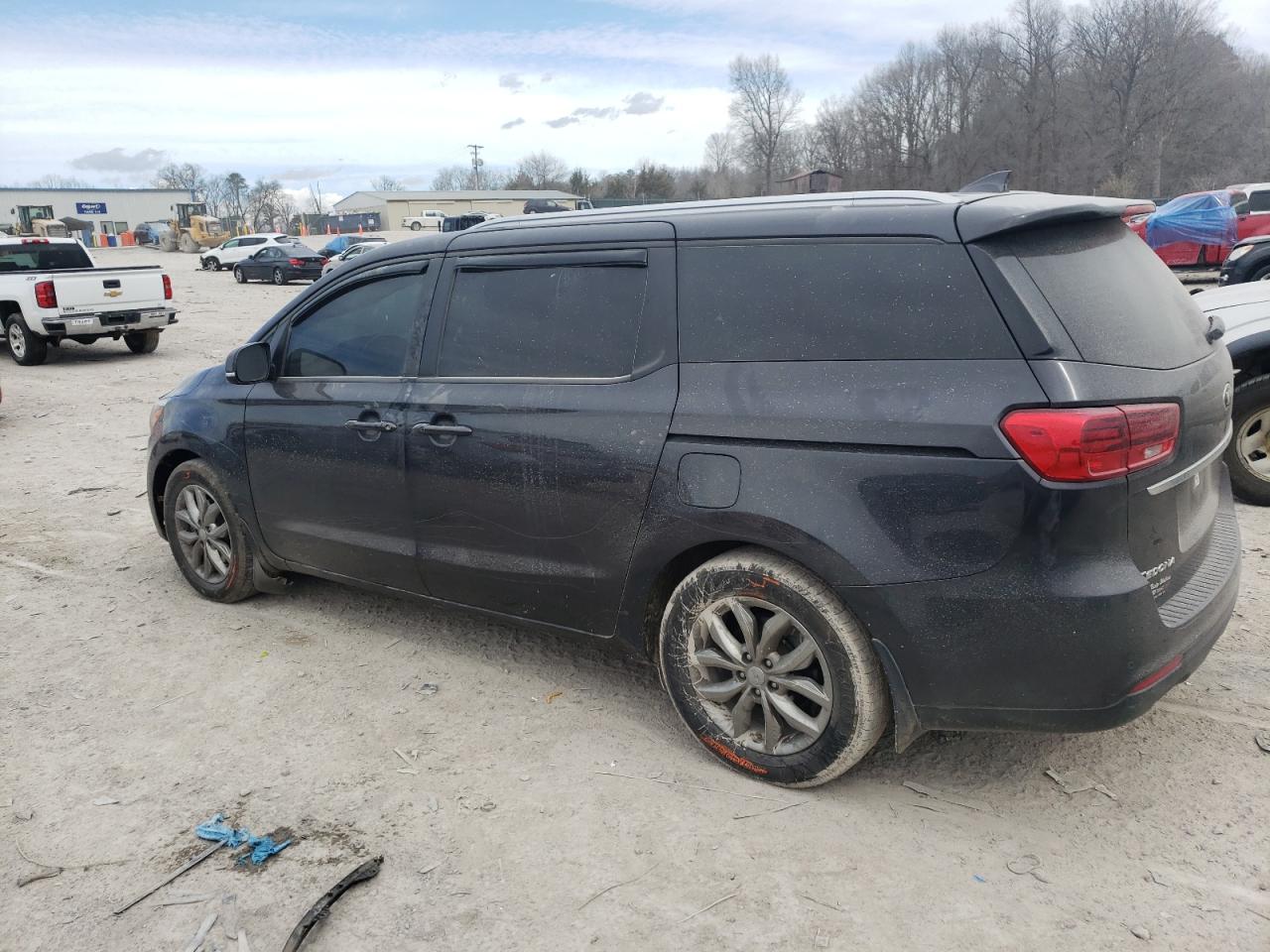 2019 Kia Sedona - Image 2