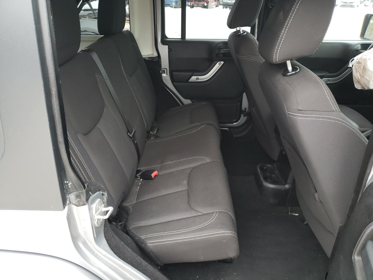 2013 Jeep Wrangler - Image 10