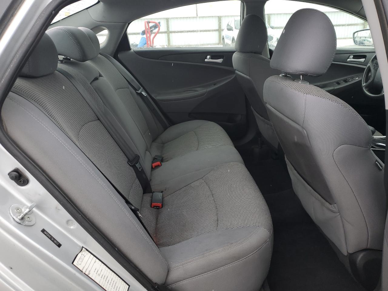 2013 Hyundai Sonata - Image 10