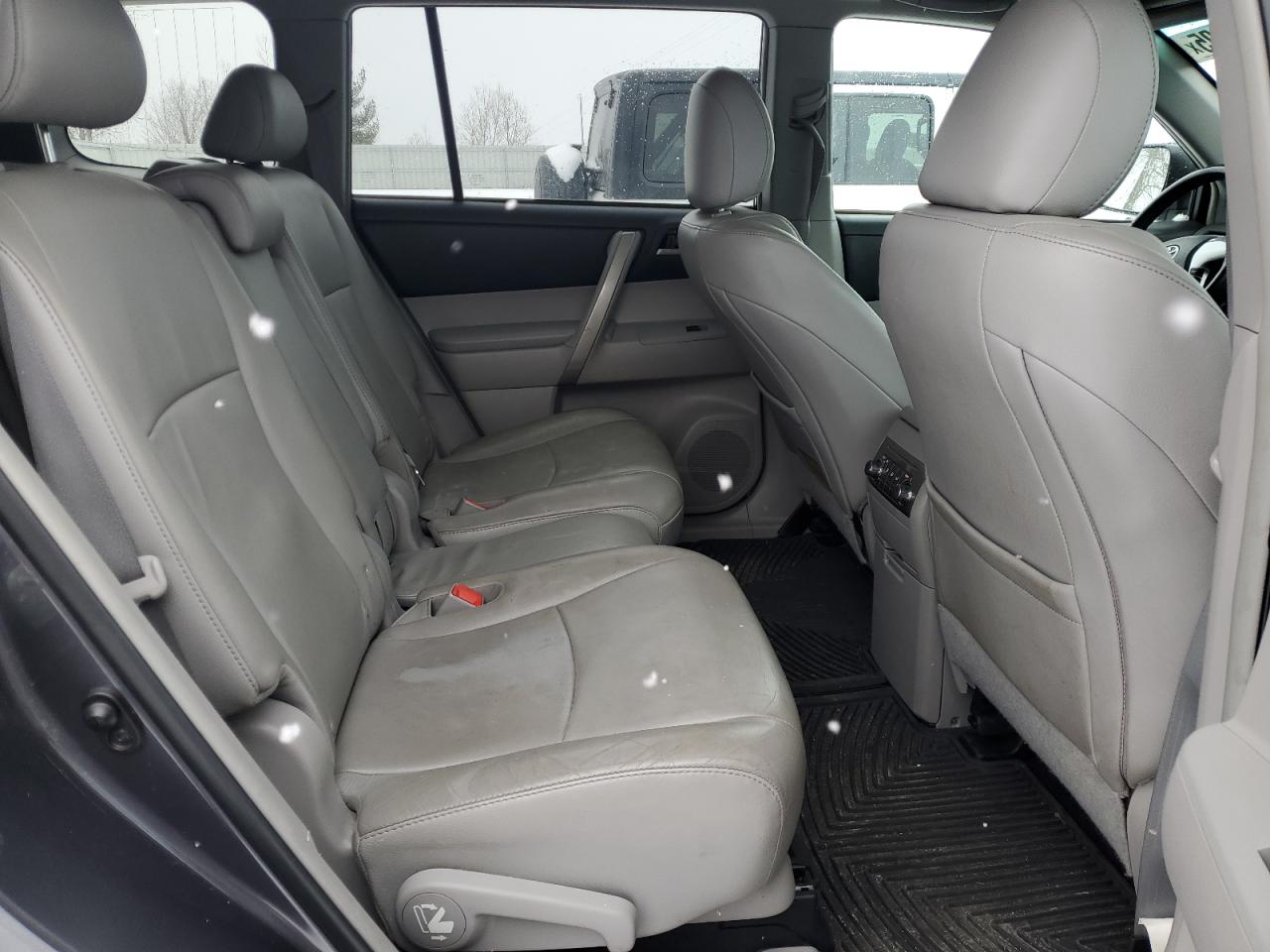 2011 Toyota Highlander - Image 11