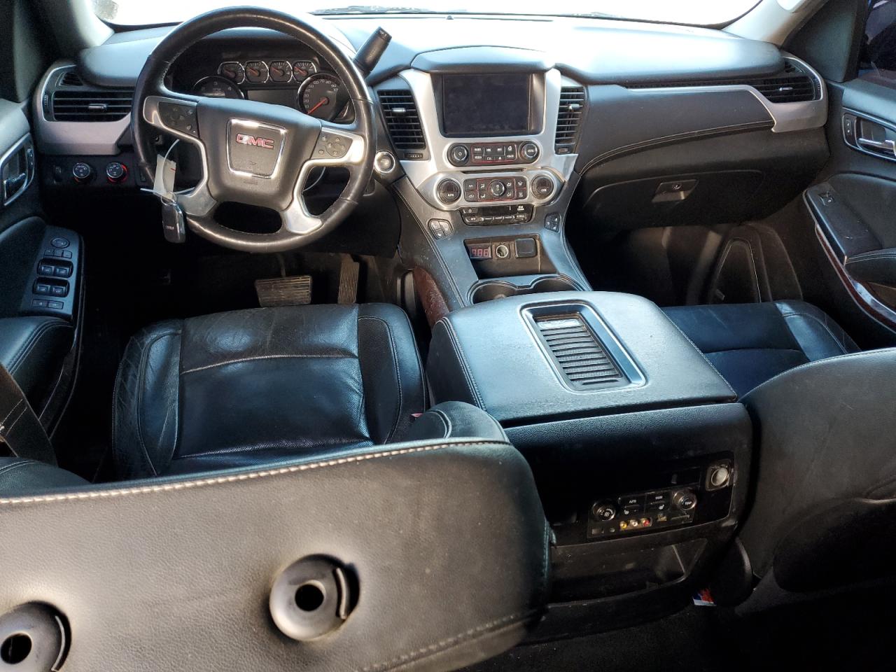 2016 GMC Yukon - Image 8