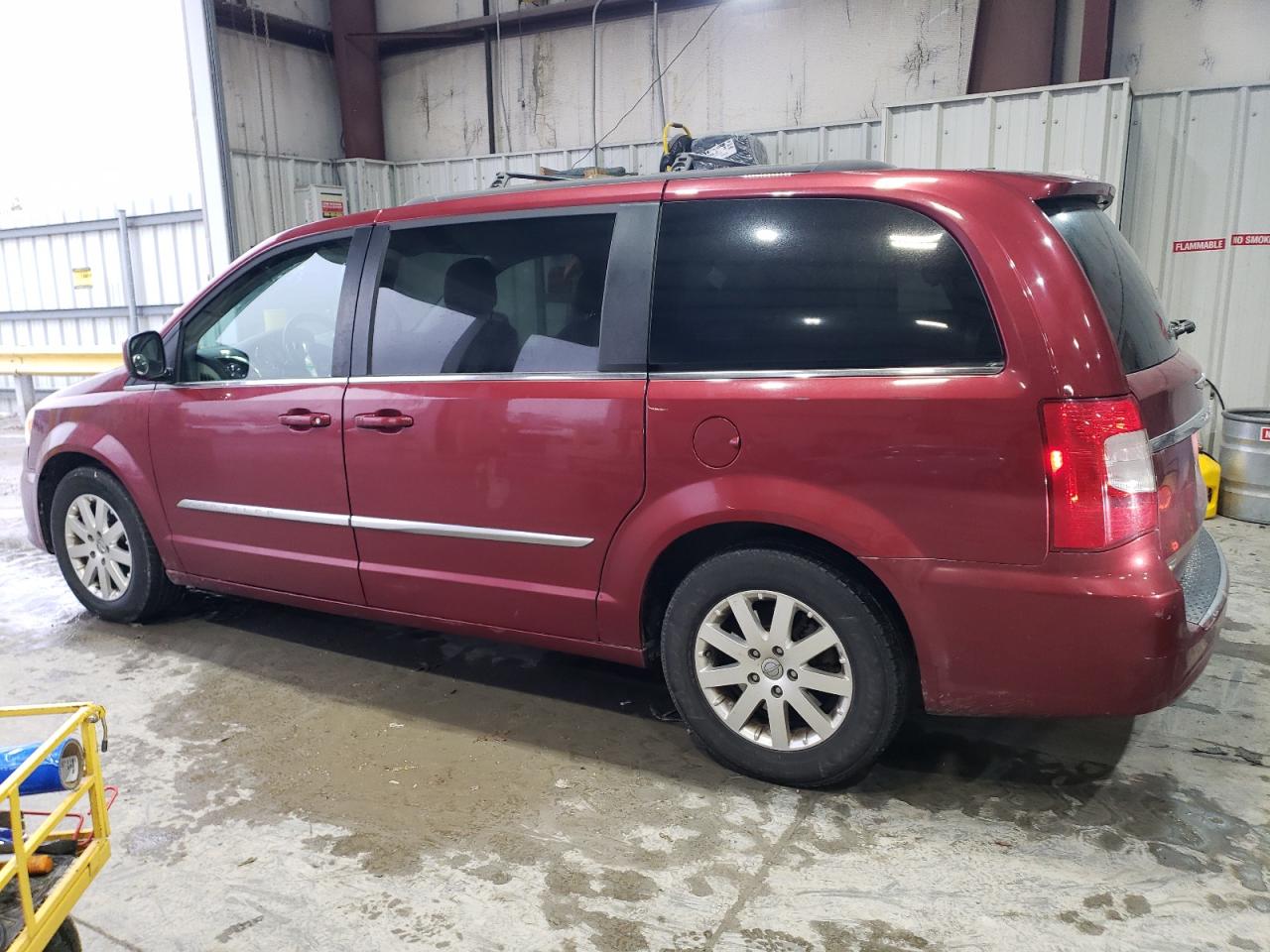 2014 Chrysler Town & Country - Image 2