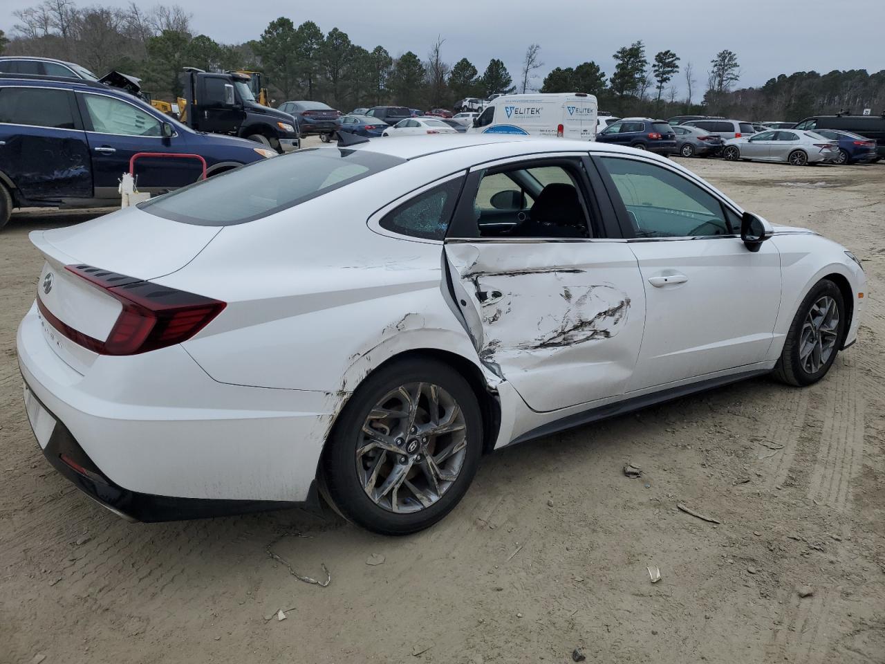 2023 Hyundai Sonata - Image 3