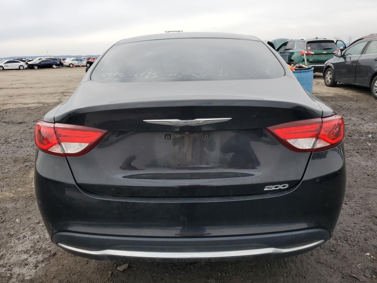 2016 Chrysler 200 - Image 6