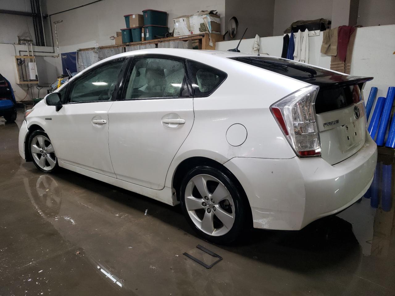 2010 Toyota Prius - Image 2