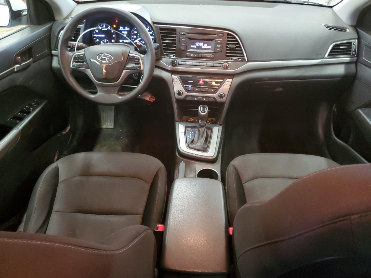 2018 Hyundai Elantra - Image 8