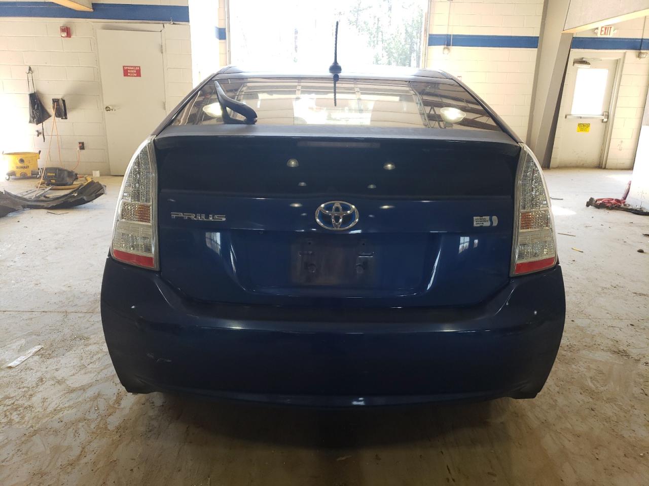 2011 Toyota Prius - Image 6