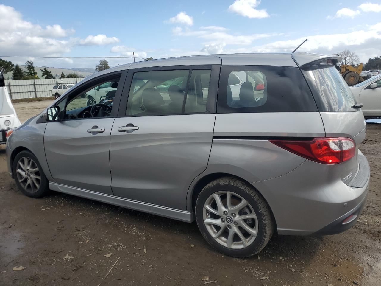 2013 Mazda 5 - Image 2