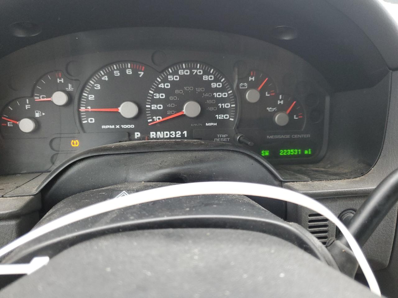 2005 Ford Explorer - Image 9