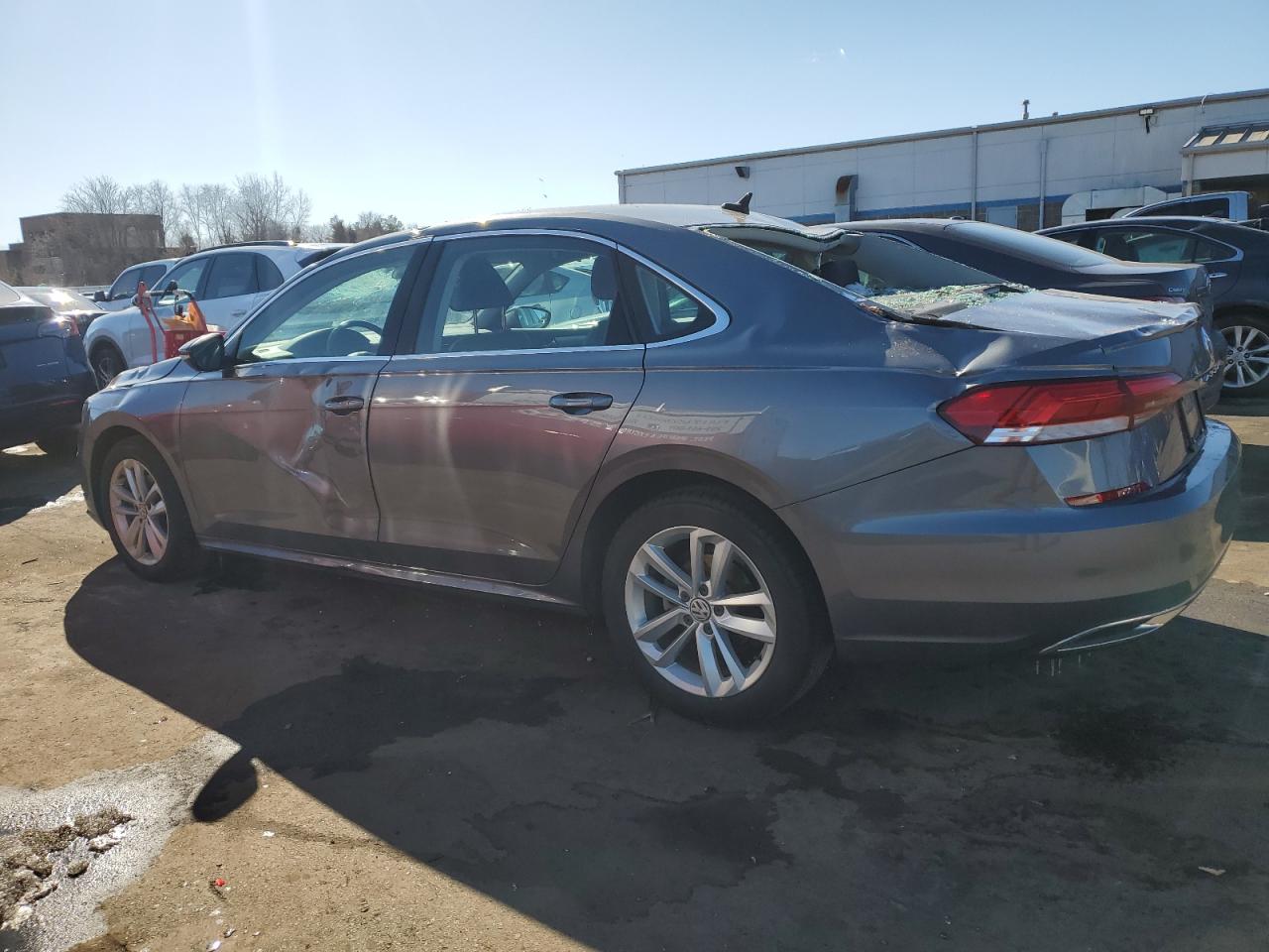 2020 Volkswagen Passat - Image 2
