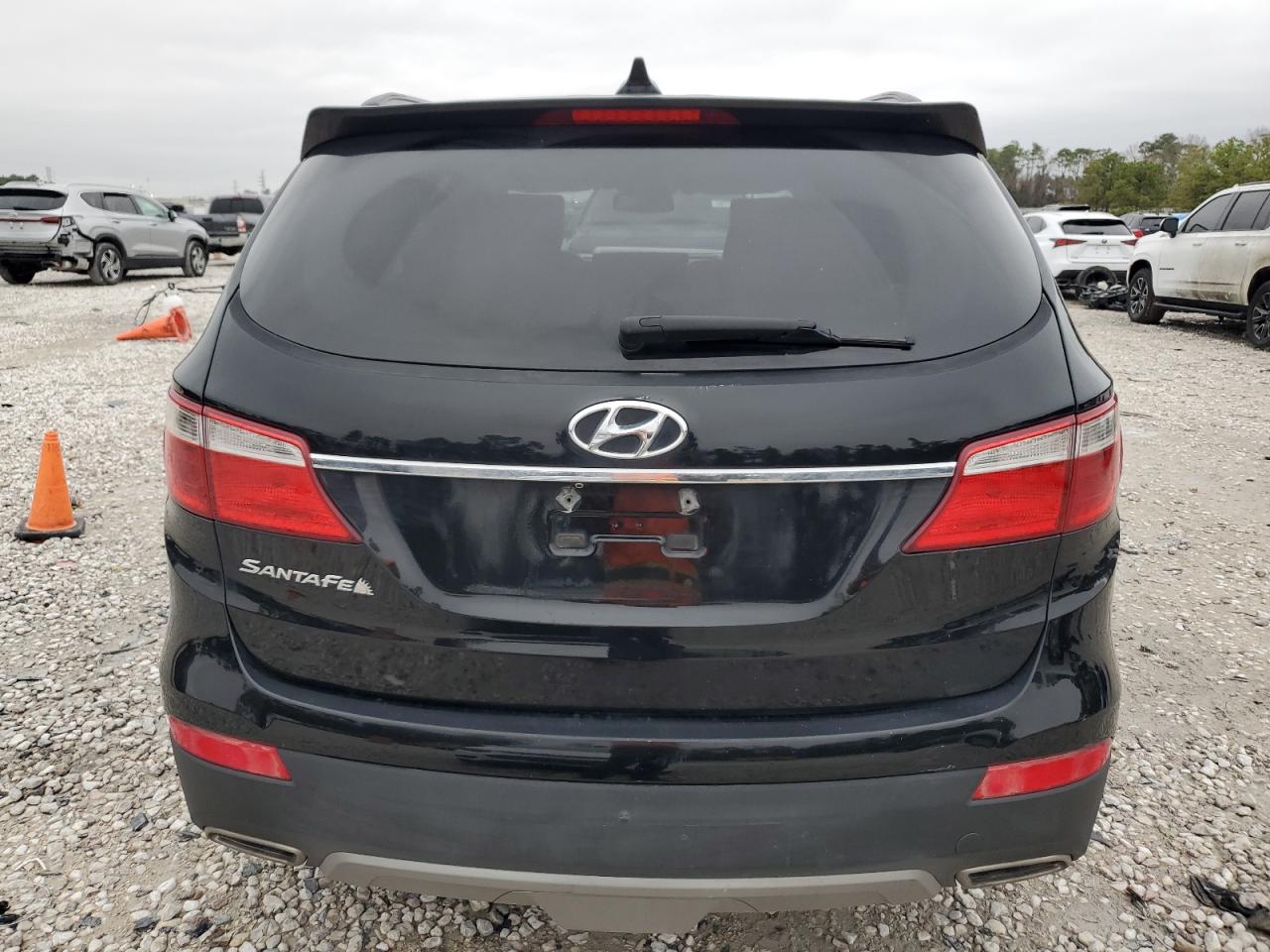 2014 Hyundai Santa Fe - Image 6