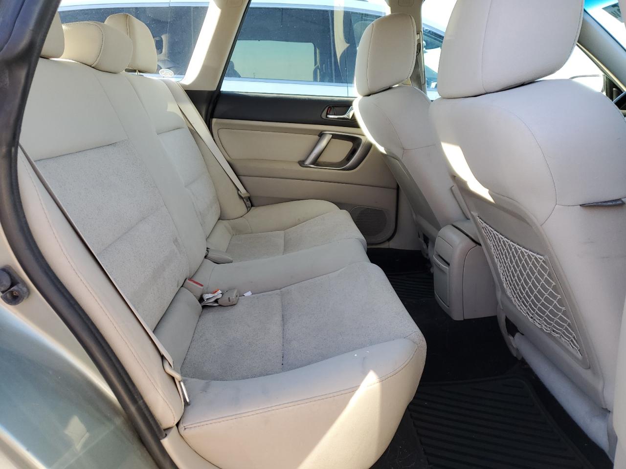 2009 Subaru Outback - Image 10