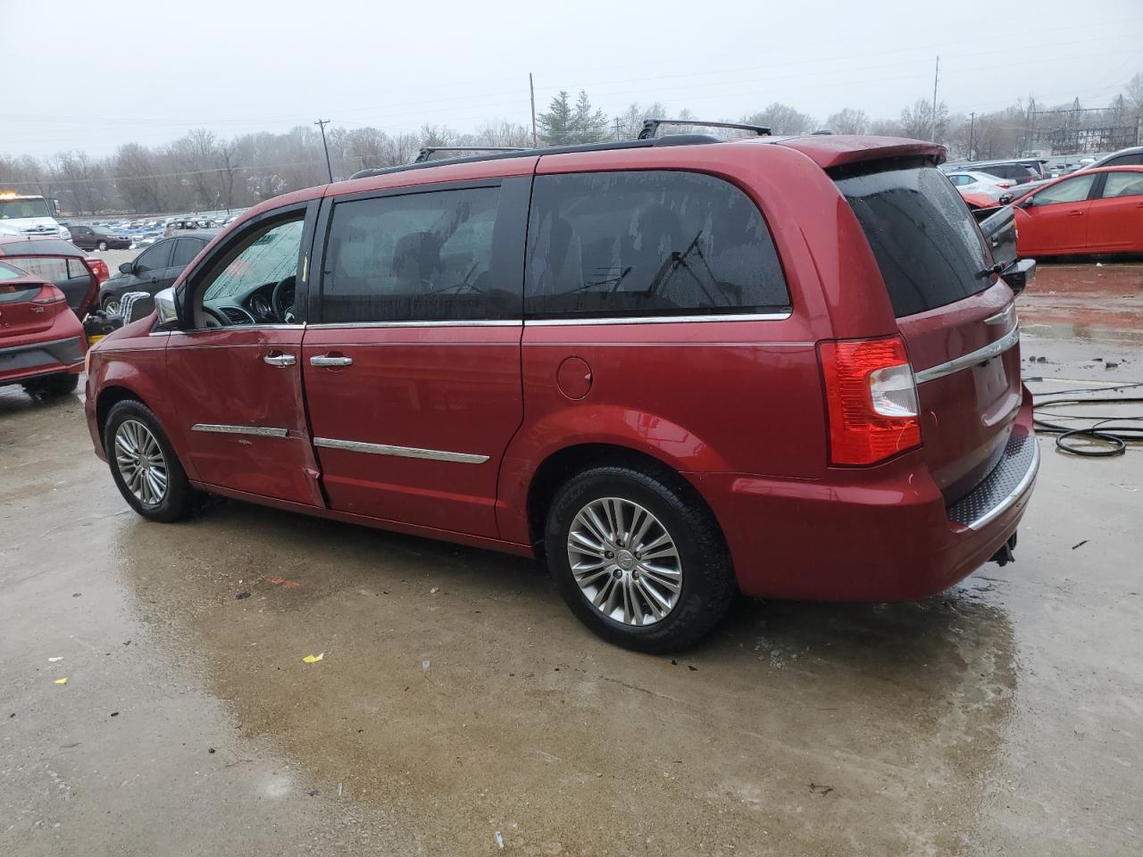 2014 Chrysler Town & Country - Image 2