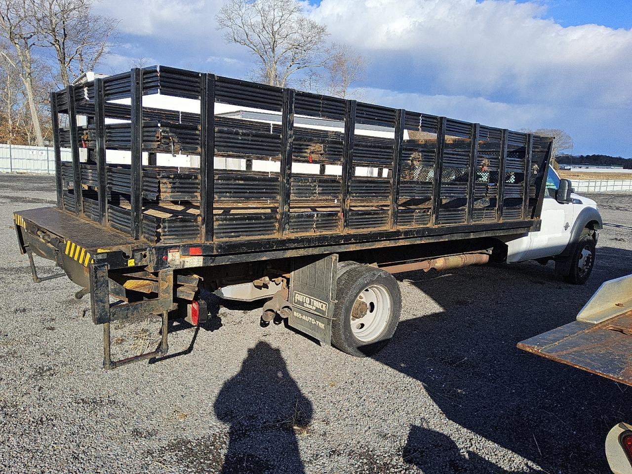 2016 Ford F550 - Image 3