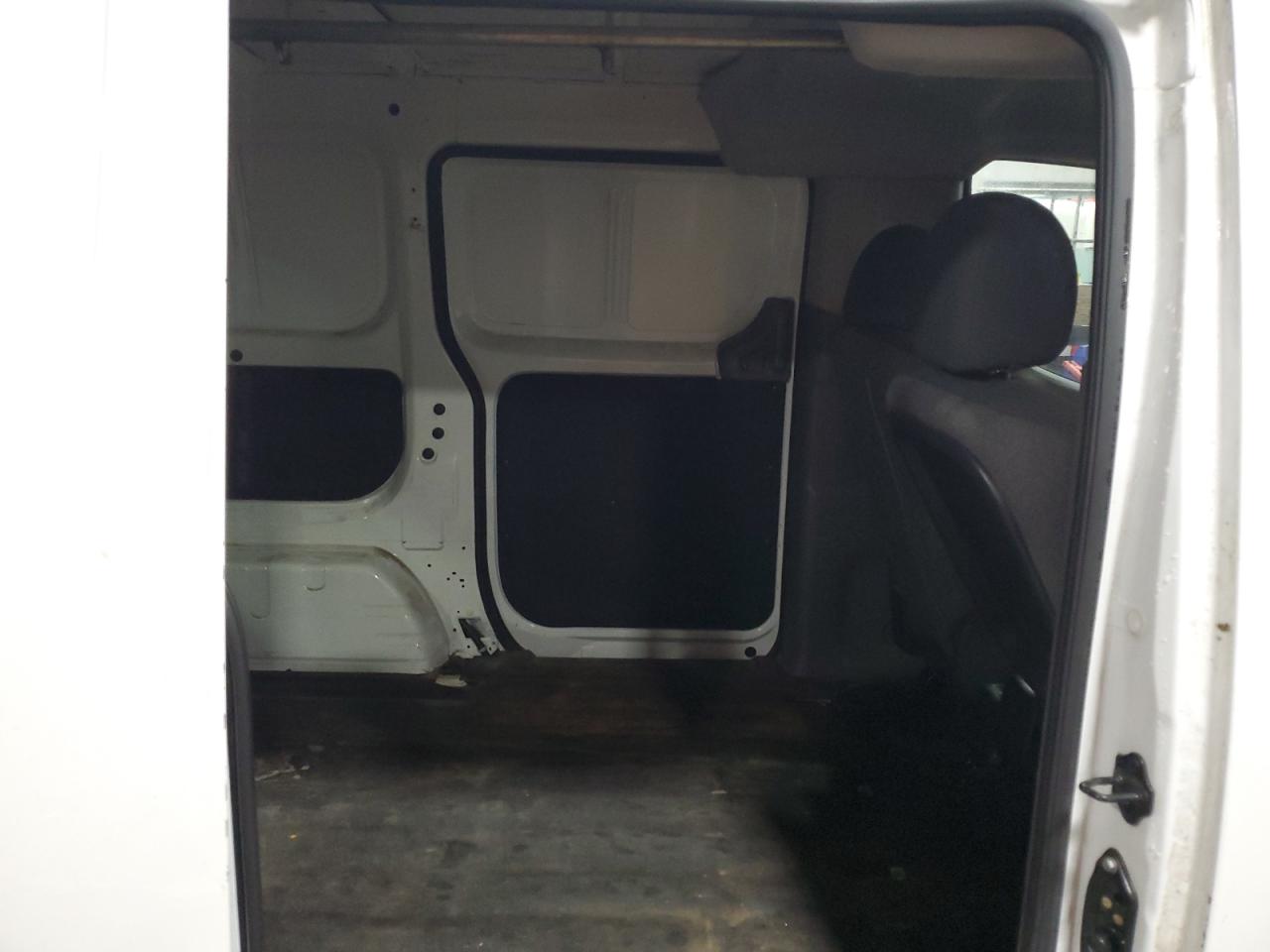 2015 Nissan NV - Image 11