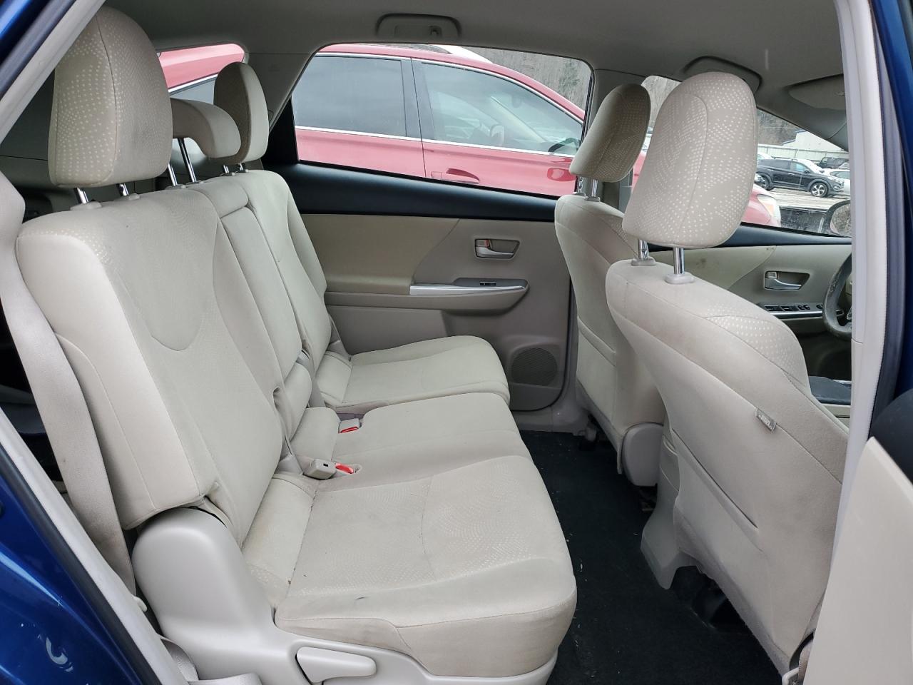 2014 Toyota Prius - Image 11