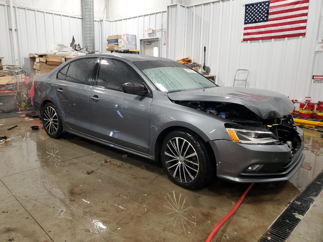 2016 Volkswagen Jetta - Image 4