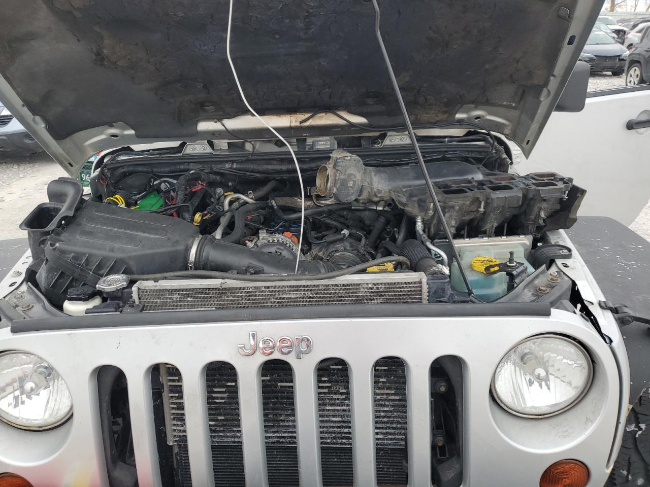 2012 Jeep Wrangler - Image 11