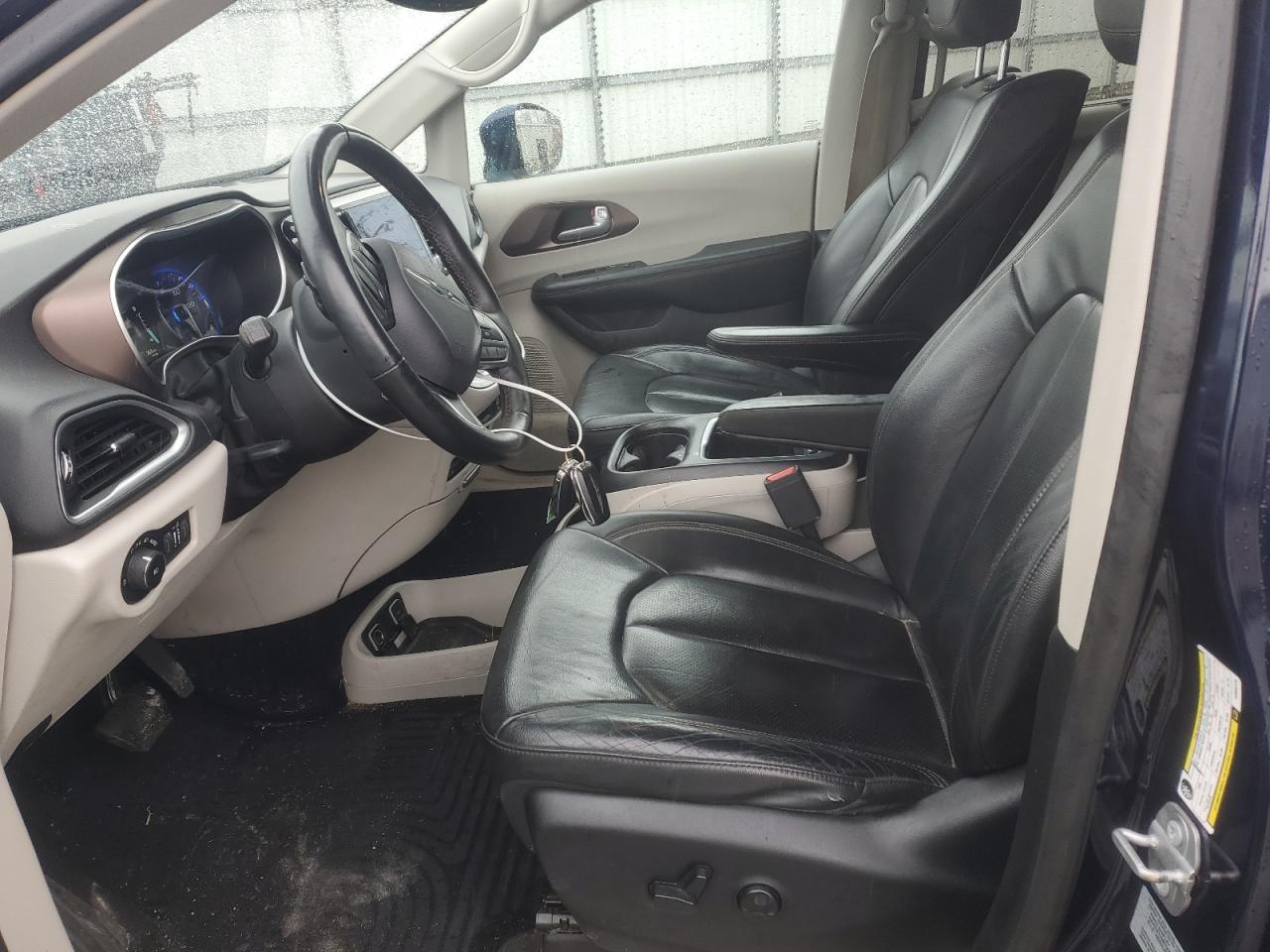 2017 Chrysler Pacifica - Image 7