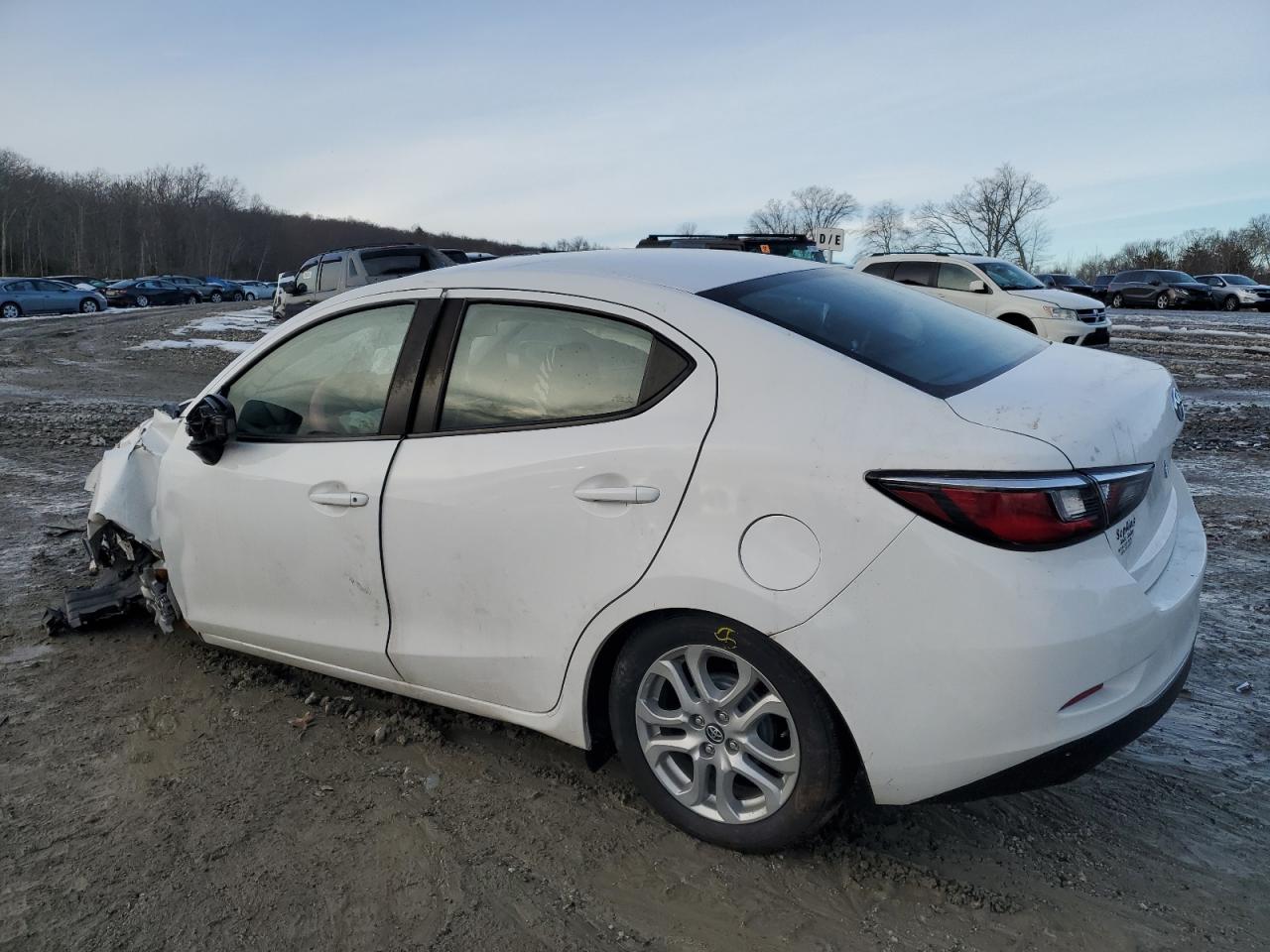 2017 Toyota Yaris - Image 2