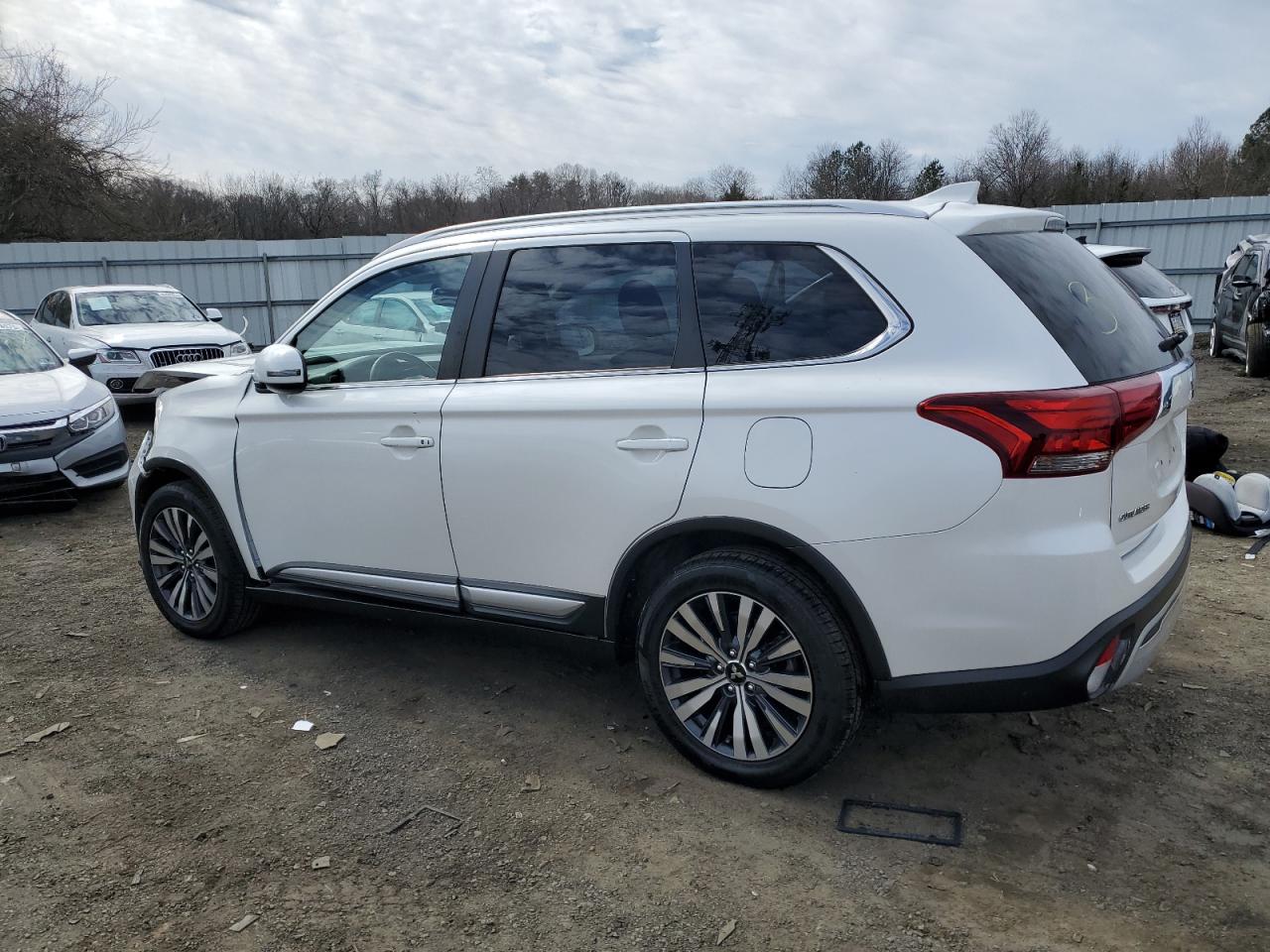 2020 Mitsubishi Outlander - Image 2