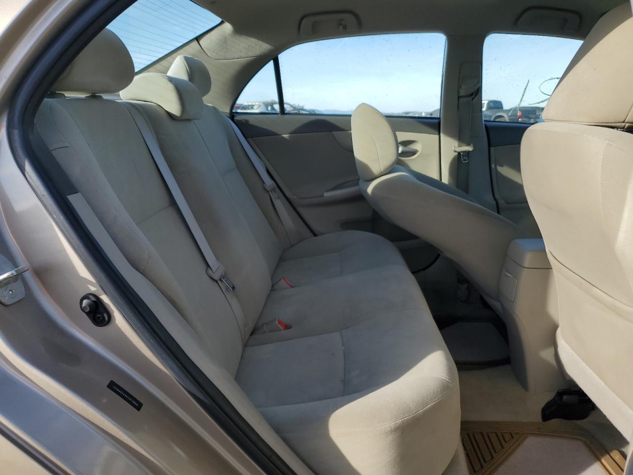 2010 Toyota Corolla - Image 10