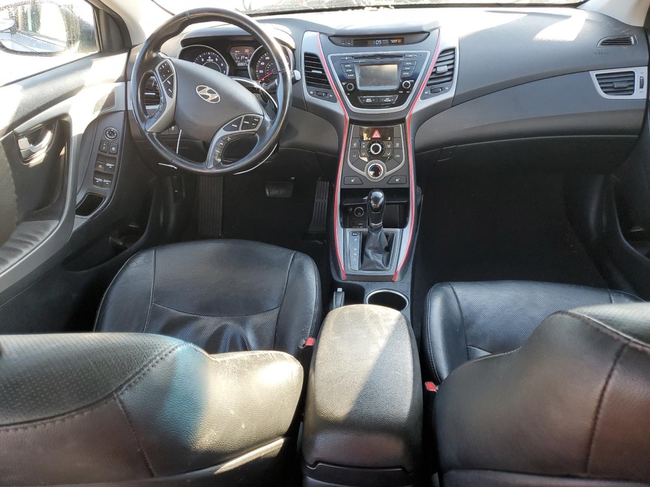 2015 Hyundai Elantra - Image 8